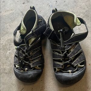 Keen Kids Black and Olive Sandals